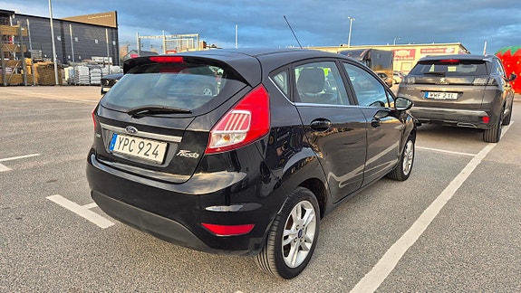 Ford Fiesta 3 of 5
