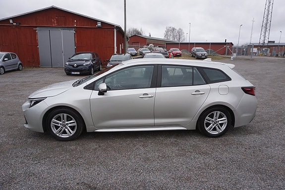 Toyota Corolla 4 of 5