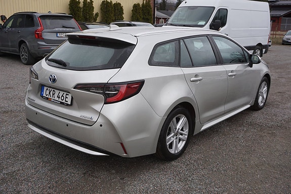 Toyota Corolla 2 of 5