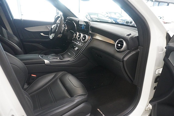 Mercedes-Benz GLC300 de 8 of 23