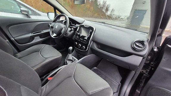 Renault Clio 6 of 8