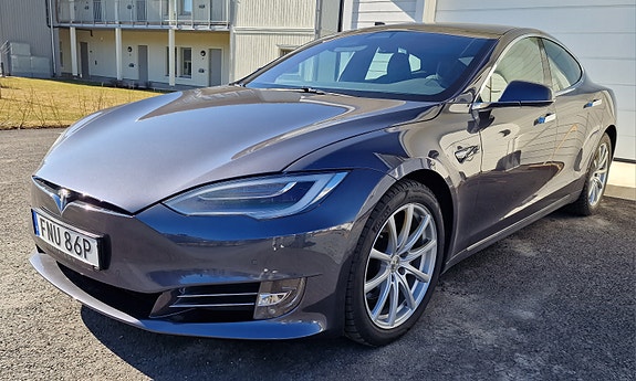 Tesla Model S 8 of 9