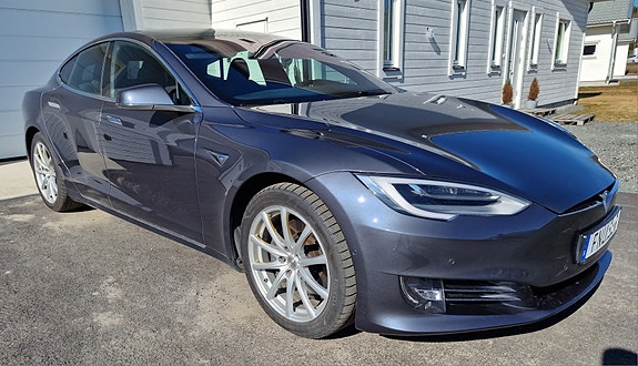 Tesla Model S 6 of 9