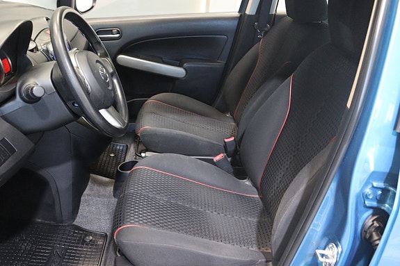 Mazda 2 15 of 21
