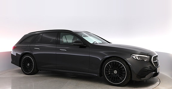 Mercedes-Benz E300 3 of 4