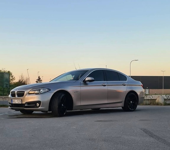 BMW 520d 3 of 5