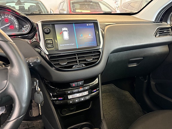 Peugeot 208 21 of 22
