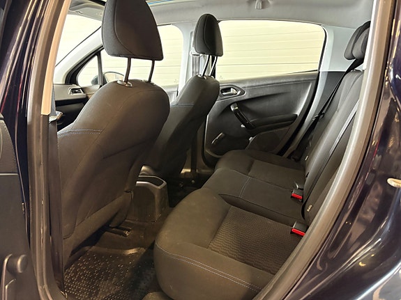 Peugeot 208 12 of 22