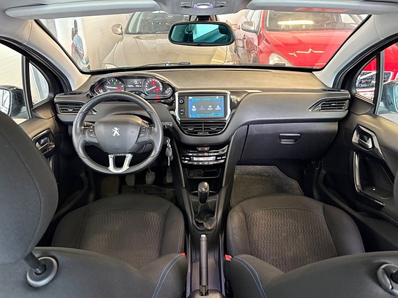 Peugeot 208 18 of 22