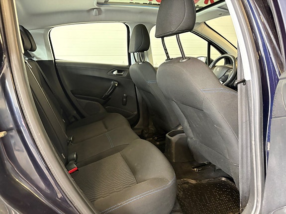 Peugeot 208 17 of 22