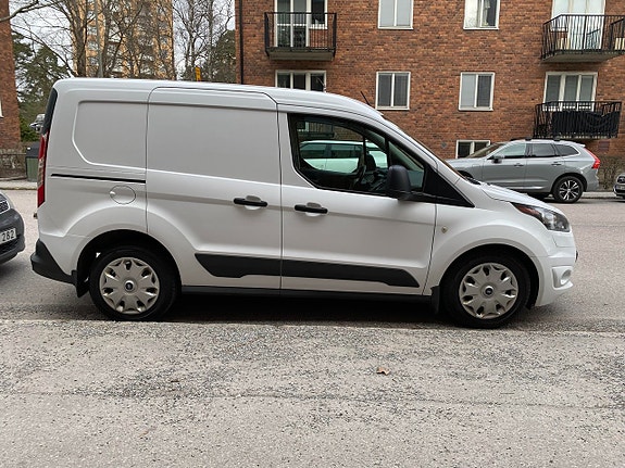 Ford Transit Connect 9 of 21