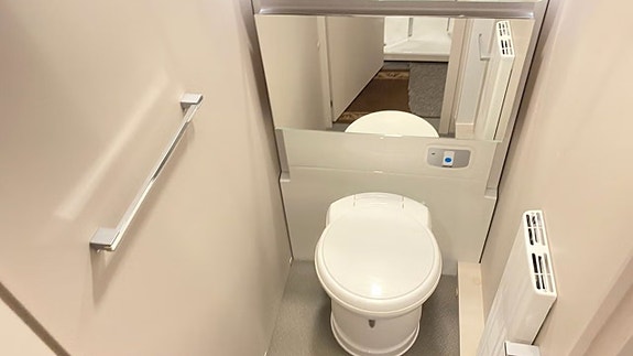 Adria Adora 673 PK Barnkammare dubbeldörr ALDE Dusch Ung Tv Golv värme 22 of 23