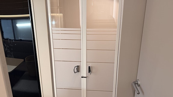 Adria Adora 673 PK Barnkammare dubbeldörr ALDE Dusch Ung Tv Golv värme 12 of 23