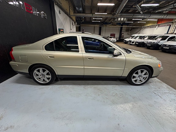 Volvo S60 7 of 19