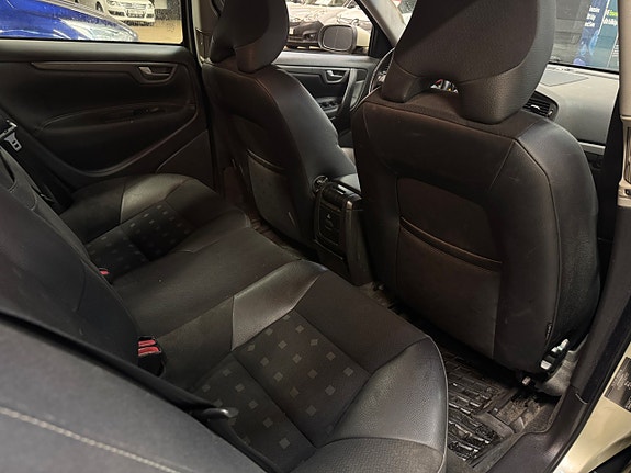 Volvo S60 10 of 19
