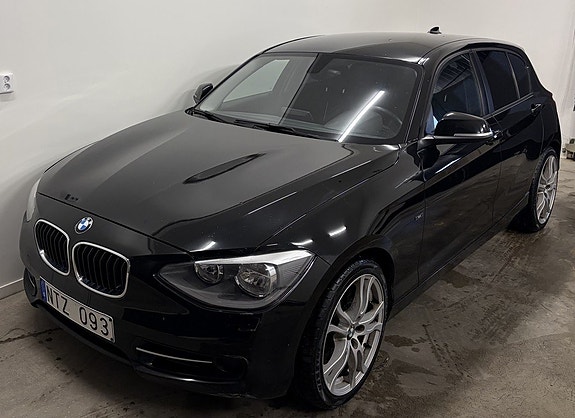 BMW 116i 4 of 5