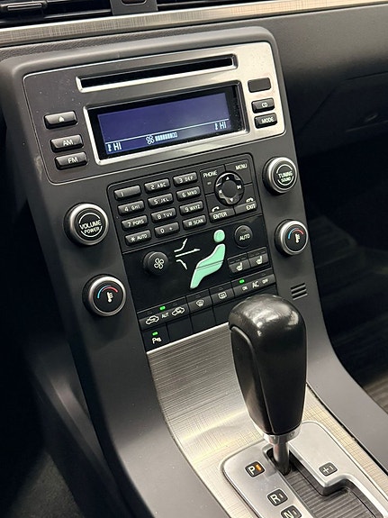 Volvo V70 4 of 13