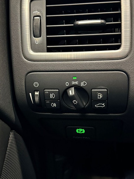 Volvo V70 6 of 13