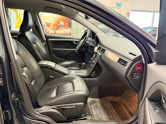 Volvo V70 9 of 13