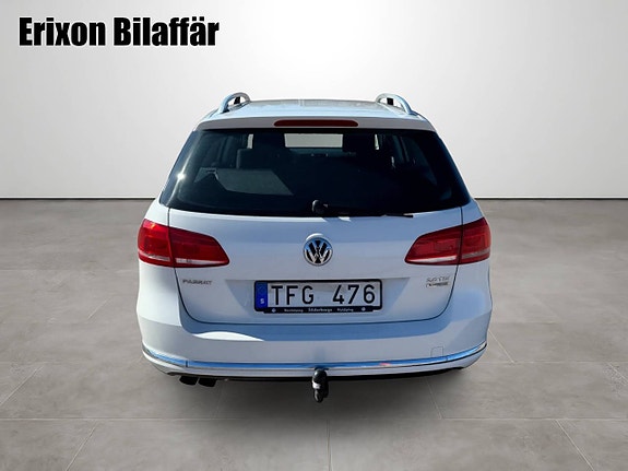 Volkswagen Passat 8 of 30