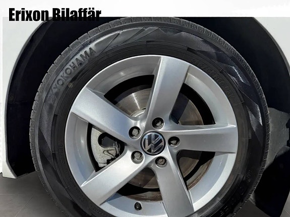 Volkswagen Passat 10 of 30