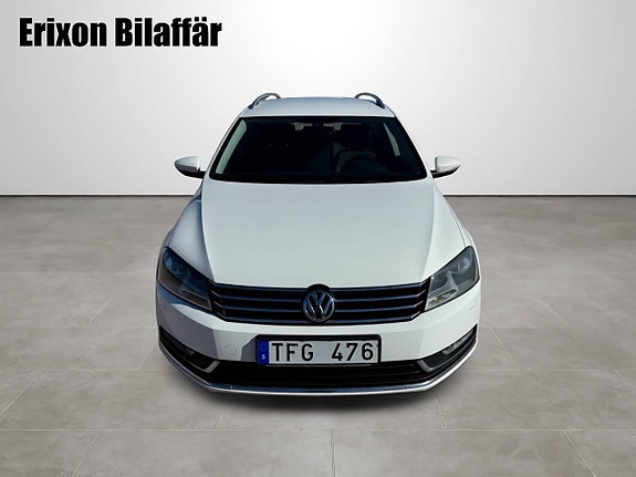 Volkswagen Passat 4 of 30