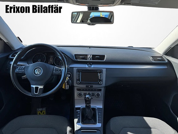 Volkswagen Passat 30 of 30