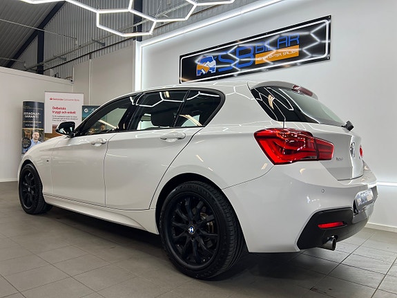 BMW 118d 3 of 5