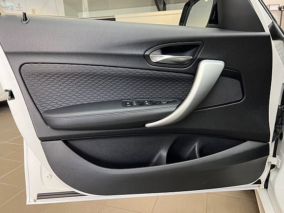 BMW 118d 21 of 26