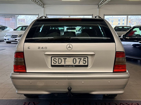 Mercedes-Benz C240 15 of 15