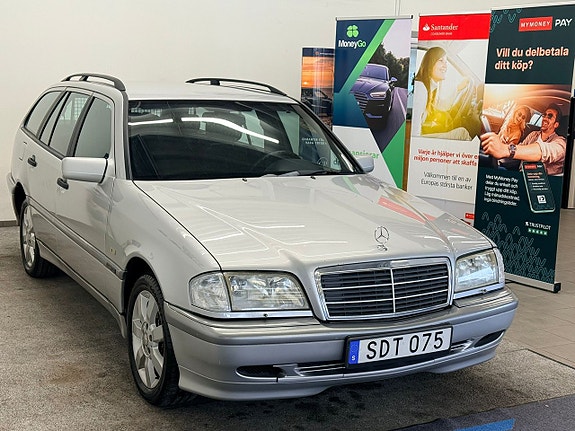 Mercedes-Benz C240 3 of 15
