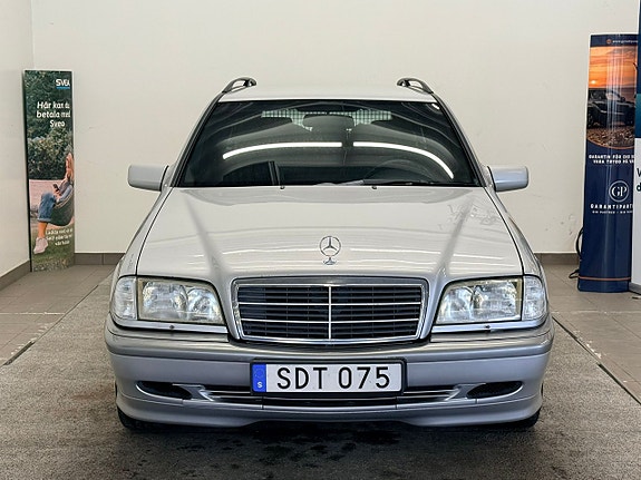 Mercedes-Benz C240 2 of 15