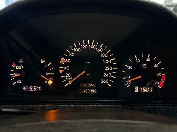 Mercedes-Benz C240 6 of 15