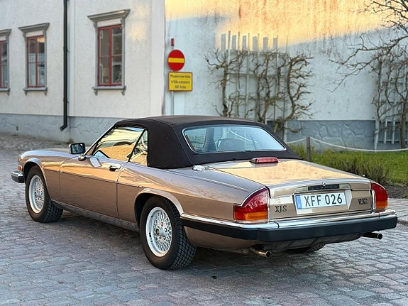 Jaguar XJS 12 of 30