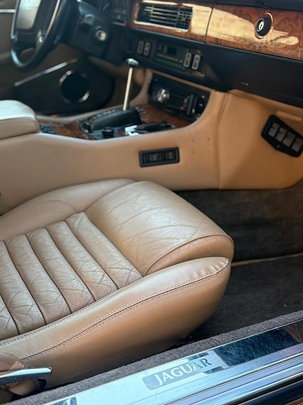 Jaguar XJS 22 of 30