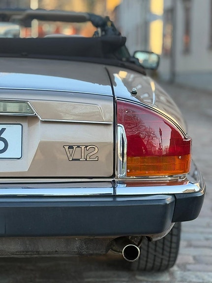 Jaguar XJS 18 of 30
