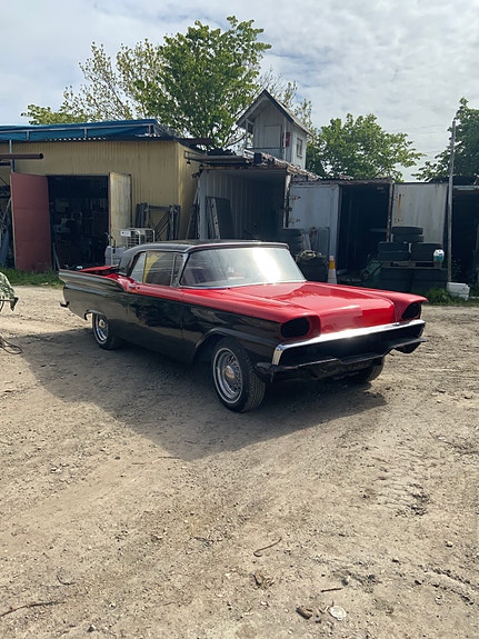 Ford Fairlane