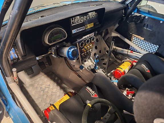 Volvo 240 4 of 6
