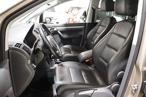 Volkswagen Touran Cross 9 of 13
