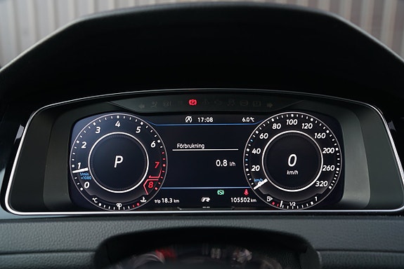 Volkswagen Golf VII 11 of 16