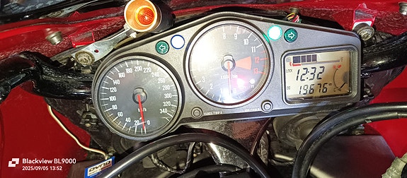 Kawasaki Ninja ZX-12R 5 of 8