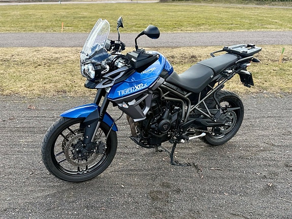 Triumph Tiger XRX 800. 2400 mil.