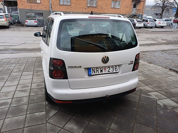 Volkswagen Touran 18 of 22