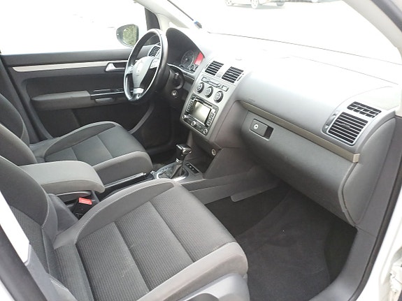 Volkswagen Touran 14 of 22