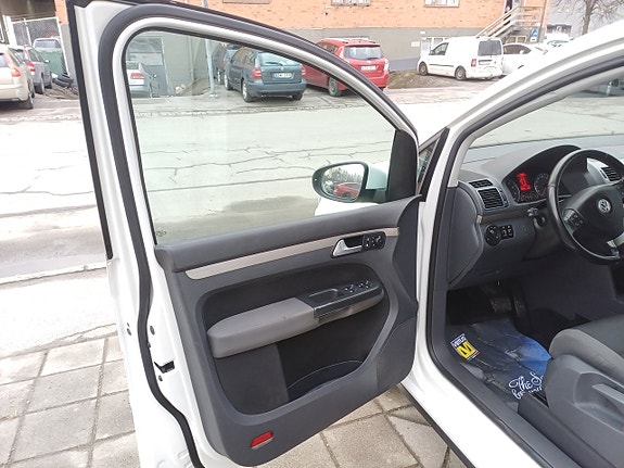 Volkswagen Touran 11 of 22