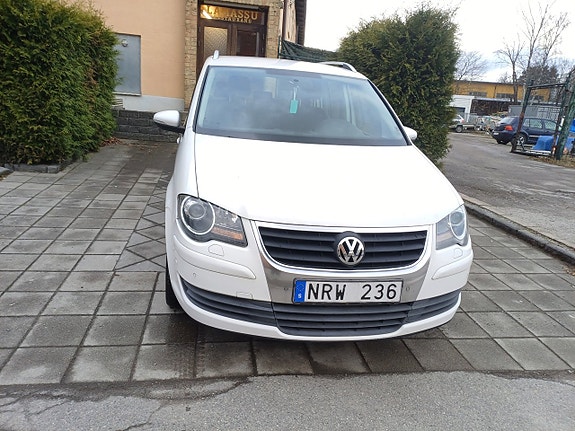 Volkswagen Touran 17 of 22