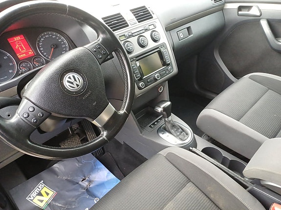 Volkswagen Touran 10 of 22