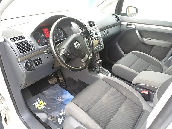 Volkswagen Touran 13 of 22