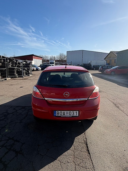 Opel Astra 5 of 6
