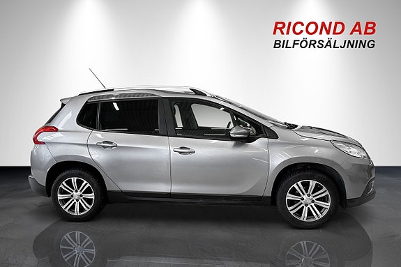 Peugeot 2008 2 of 5